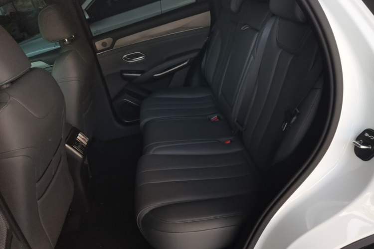 Used BYD Song L DM-i 2025 Intelligent Driving Version 112 km Leading Trim Left Rear Seat