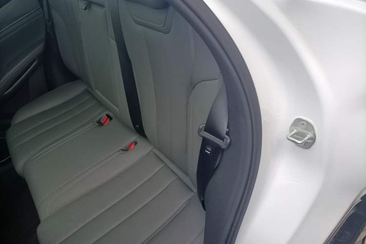 Used BYD Song L DM-i 2025 Intelligent Driving Version 112 km Leading Trim Left Rear Seat