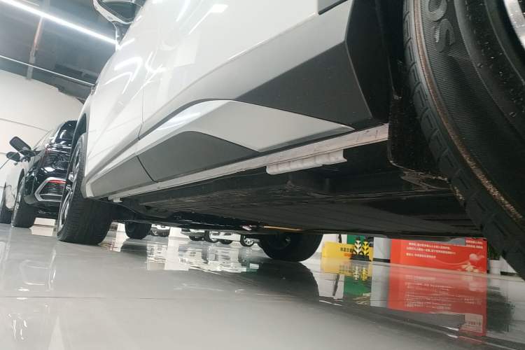 Used BYD Song L DM-i 2025 Intelligent Driving Version 112 km Leading Trim Left Side Sill