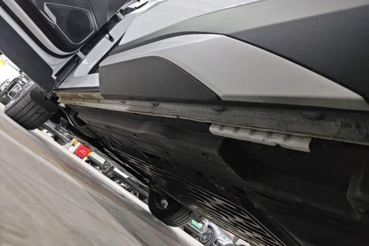 Used BYD Song L DM-i 2025 Intelligent Driving Version 160 km Beyond-Range Type Left Side Sill