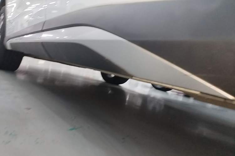 Used BYD Song L DM-i 2025 Intelligent Driving Version 112 km Leading Trim Left Side Sill