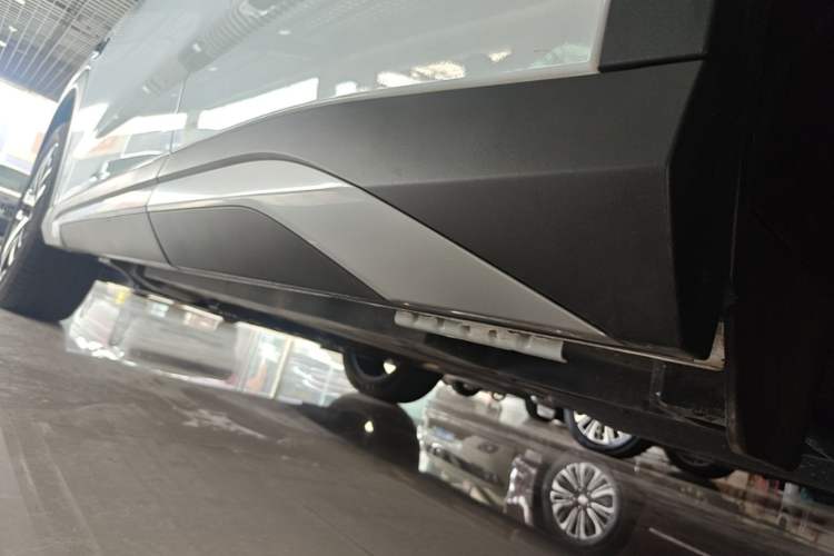 Used BYD Song L DM-i 2025 Intelligent Driving Version 112 km Beyond-Range Type Left Side Sill
