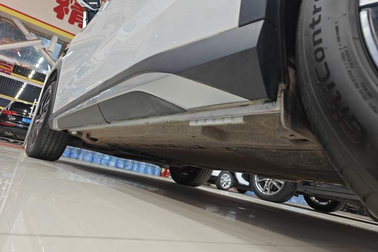 Used BYD Song L DM-i 2025 Intelligent Driving Version 160 km Beyond-Range Type Left Side Sill