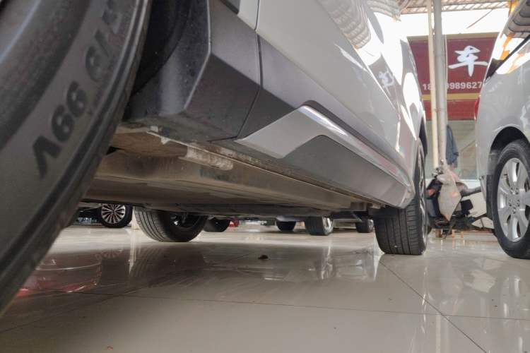 Used BYD Song L DM-i 2025 Intelligent Driving Version 112 km Beyond-Range Type Left Side Sill