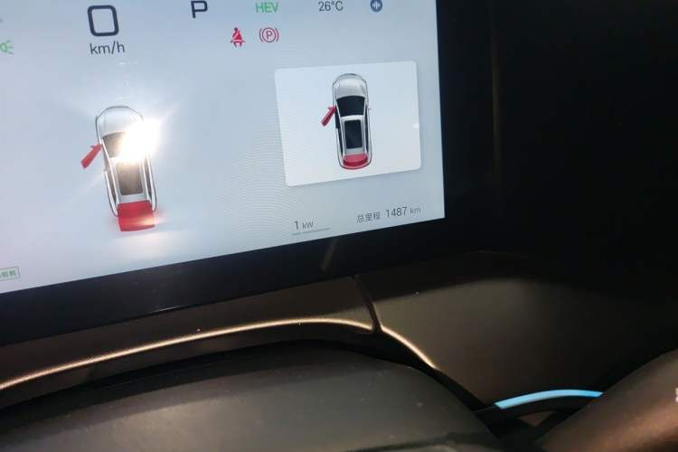 Used BYD Song L DM-i 2025 Intelligent Driving Version 160 km Beyond-Range Type Odometer Close Up