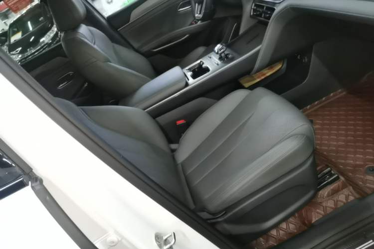 Used BYD Song L DM-i 2025 Intelligent Driving Version 112 km Leading Trim Right Front Seat