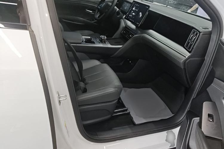 Used BYD Song L DM-i 2025 Intelligent Driving Version 112 km Leading Trim Right Front Seat