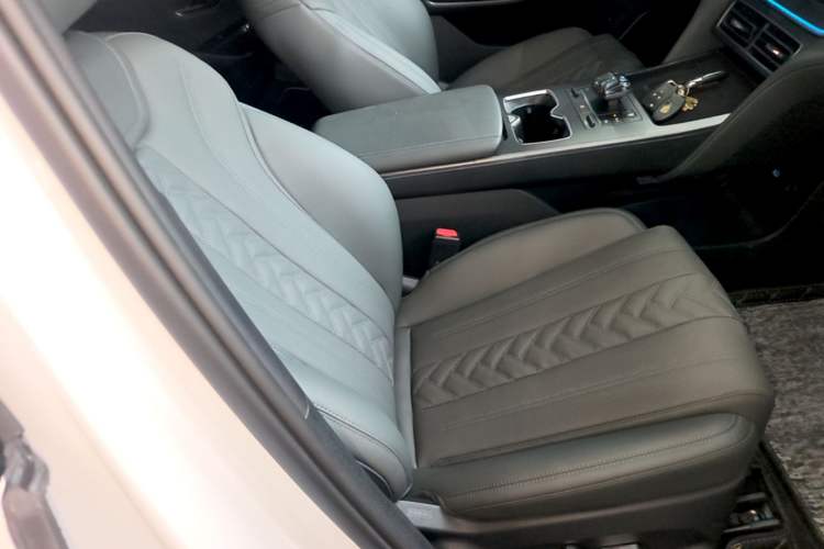 Used BYD Song L DM-i 2025 Intelligent Driving Version 112 km Beyond-Range Type Right Front Seat