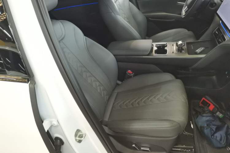 Used BYD Song L DM-i 2025 Intelligent Driving Version 112 km Beyond-Range Type Right Front Seat