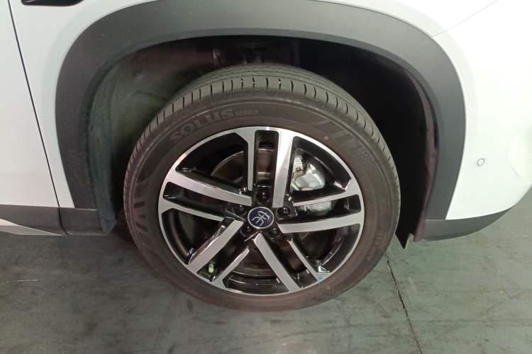 Used BYD Song L DM-i 2025 Intelligent Driving Version 112 km Leading Trim Right Front Wheel Hub