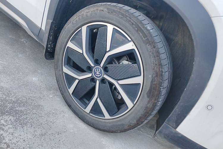 Used BYD Song L DM-i 2025 Intelligent Driving Version 160 km Beyond-Range Type Right Front Wheel Hub