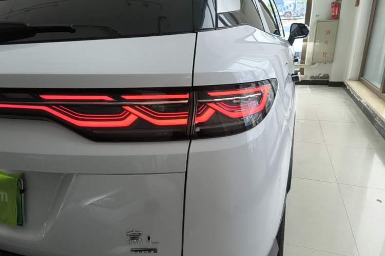 Used BYD Song L DM-i 2025 Intelligent Driving Version 112 km Leading Trim Right Rear Taillight