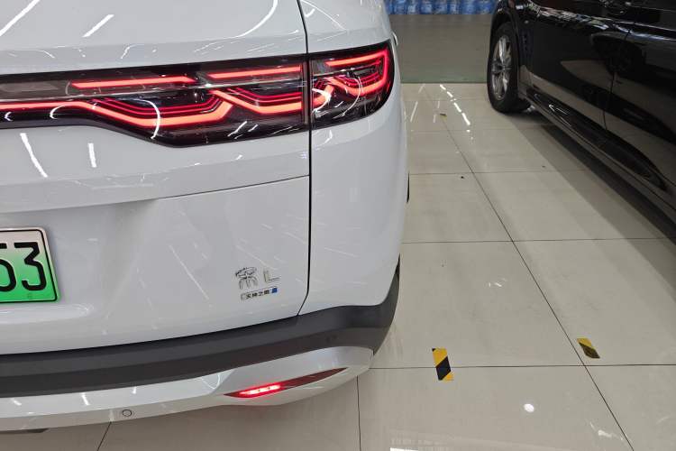 Used BYD Song L DM-i 2025 Intelligent Driving Version 160 km Beyond-Range Type Right Rear Taillight