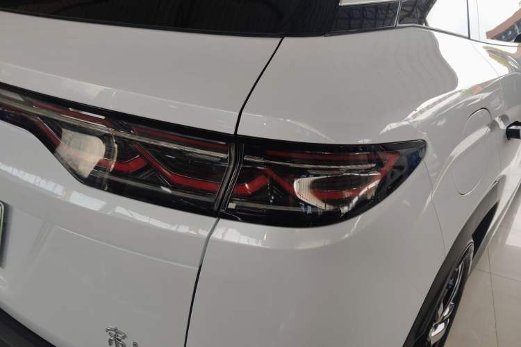 Used BYD Song L DM-i 2025 Intelligent Driving Version 112 km Beyond-Range Type Right Rear Taillight