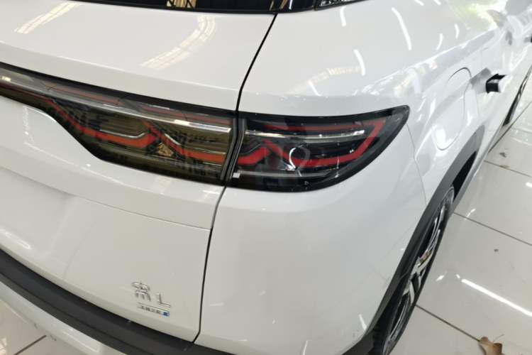 Used BYD Song L DM-i 2025 Intelligent Driving Version 112 km Beyond-Range Type Right Rear Taillight
