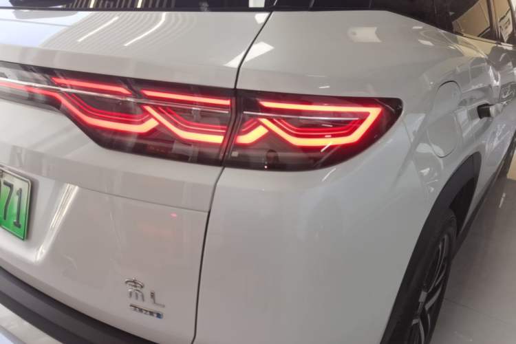 Used BYD Song L DM-i 2025 Intelligent Driving Version 112 km Leading Trim Right Rear Taillight