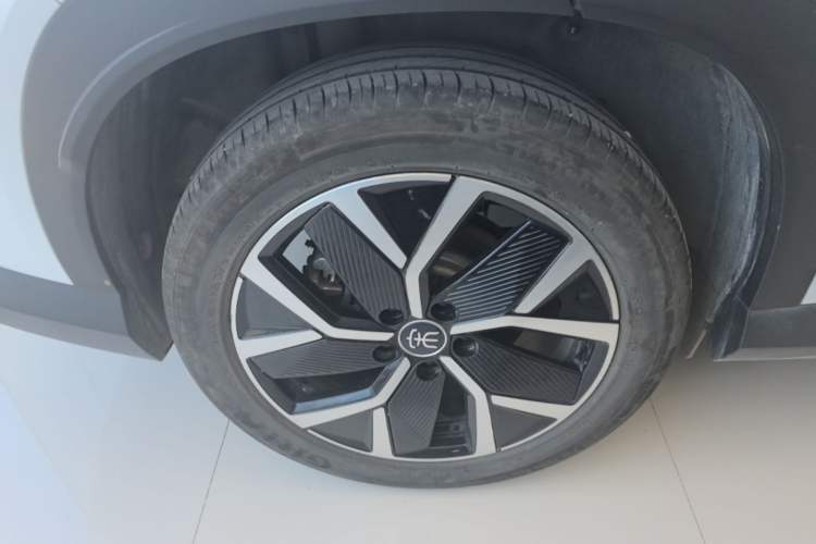 Used BYD Song L DM-i 2025 Intelligent Driving Version 160 km Excellence Edition Right Rear Wheel Hub