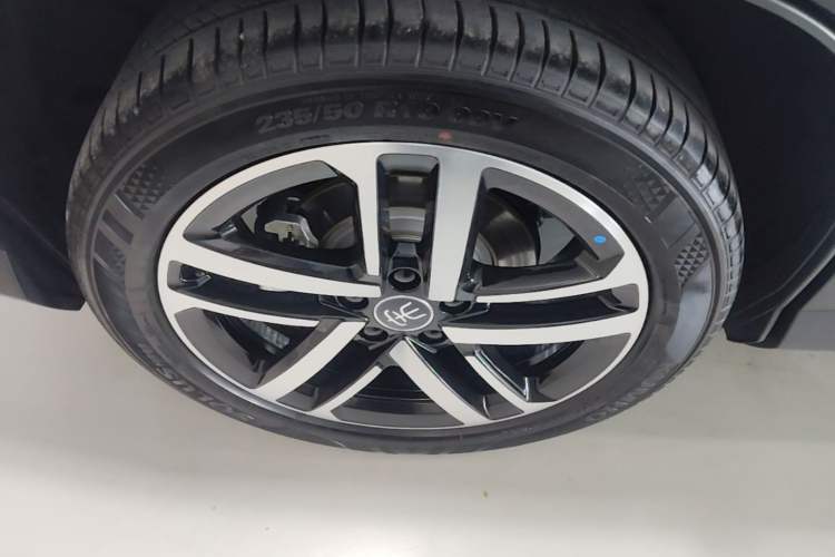 Used BYD Song L DM-i 2025 Intelligent Driving Version 112 km Beyond-Range Type Right Rear Wheel Hub