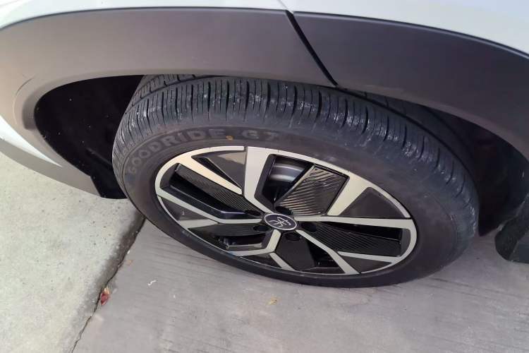 Used BYD Song L DM-i 2025 Intelligent Driving Version 160 km Beyond-Range Type Right Rear Wheel Hub
