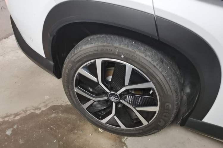 Used BYD Song L DM-i 2025 Intelligent Driving Version 160 km Beyond-Range Type Right Rear Wheel Hub