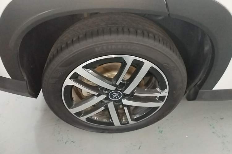 Used BYD Song L DM-i 2025 Intelligent Driving Version 112 km Leading Trim Right Rear Wheel Hub