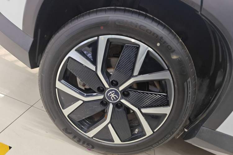 Used BYD Song L DM-i 2025 Intelligent Driving Version 160 km Beyond-Range Type Right Rear Wheel Hub