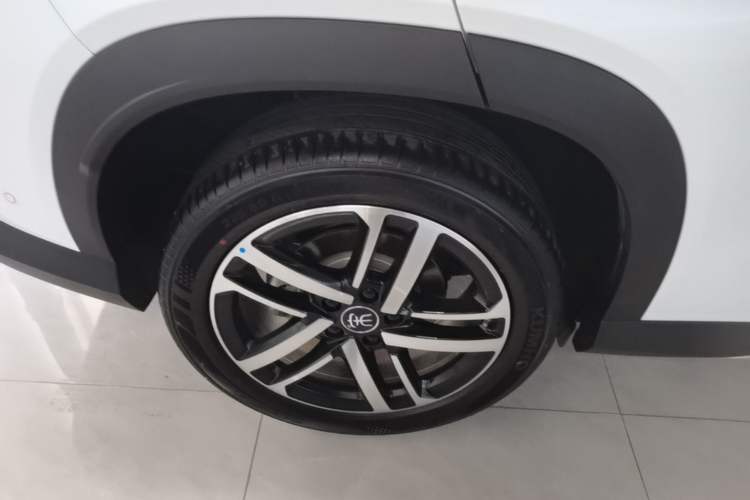Used BYD Song L DM-i 2025 Intelligent Driving Version 112 km Leading Trim Right Rear Wheel Hub