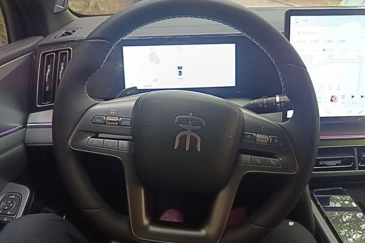 Used BYD Song L DM-i 2025 Intelligent Driving Version 160 km Beyond-Range Type Steering Wheel