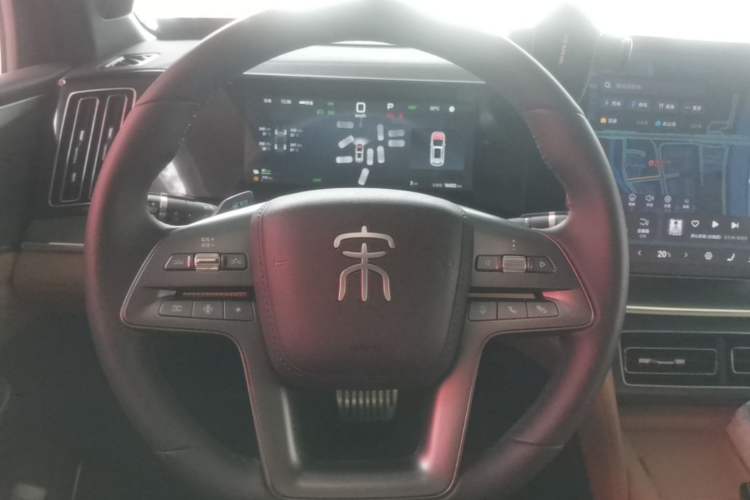 Used BYD Song L DM-i 2025 Intelligent Driving Version 160 km Beyond-Range Type Steering Wheel