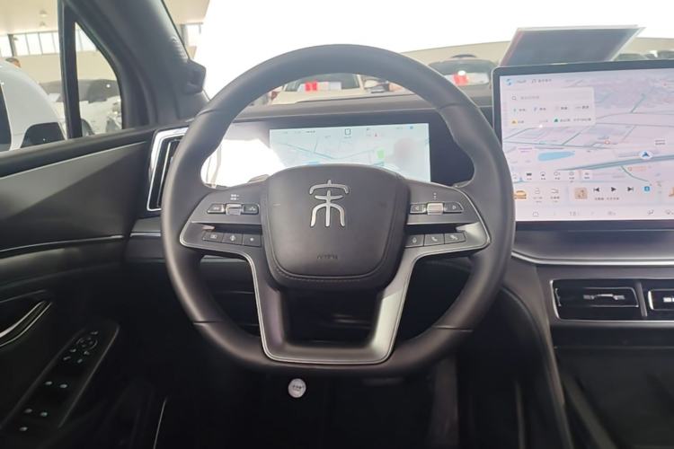 Used BYD Song L DM-i 2025 Intelligent Driving Version 112 km Beyond-Range Type Steering Wheel