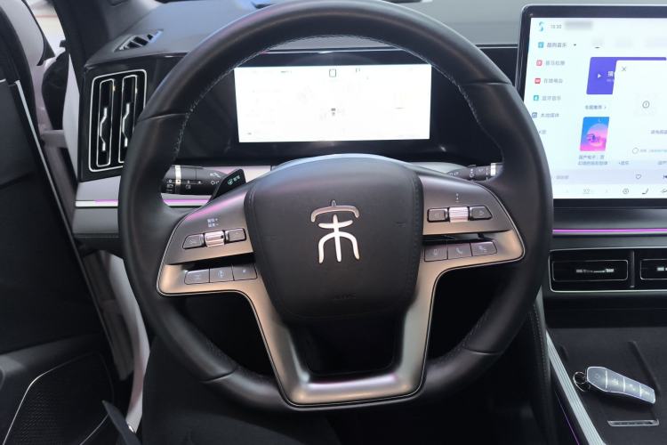 Used BYD Song L DM-i 2025 Intelligent Driving Version 160 km Beyond-Range Type Steering Wheel