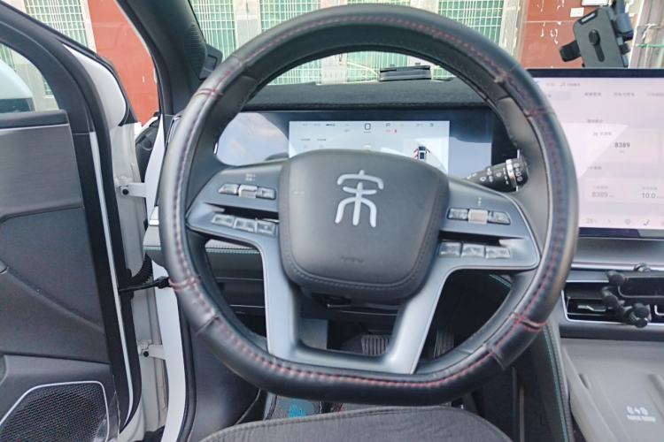 Used BYD Song L DM-i 2025 Intelligent Driving Version 160 km Beyond-Range Type Steering Wheel