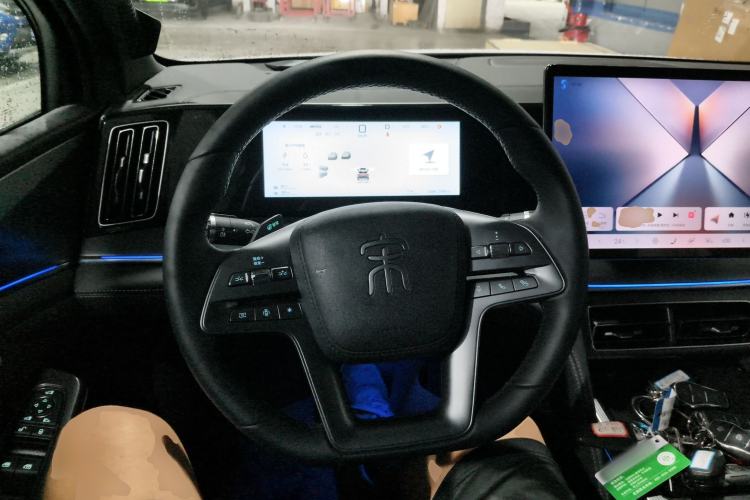 Used BYD Song L DM-i 2025 Intelligent Driving Version 160 km Beyond-Range Type Steering Wheel