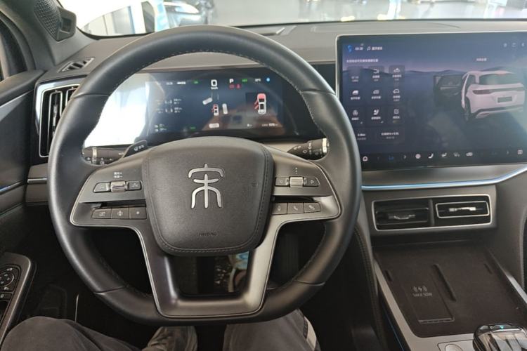 Used BYD Song L DM-i 2025 Intelligent Driving Version 160 km Beyond-Range Type Steering Wheel