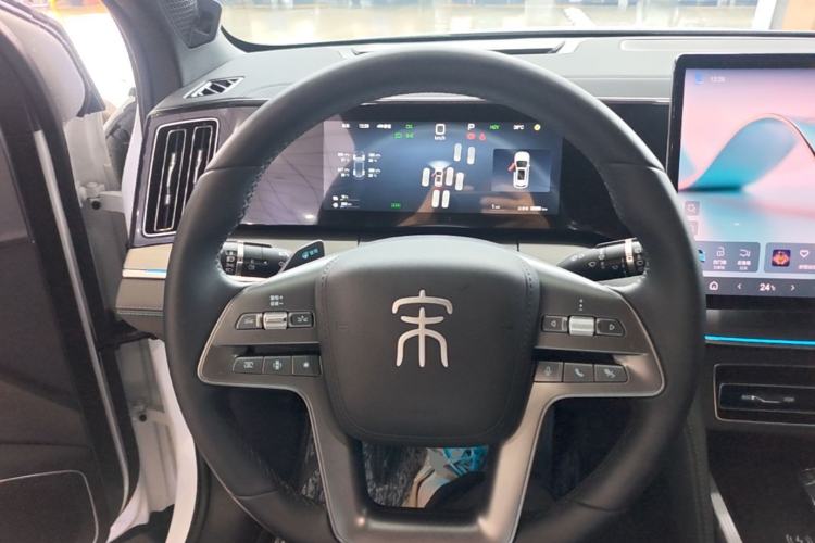 Used BYD Song L DM-i 2025 Intelligent Driving Version 112 km Beyond-Range Type Steering Wheel