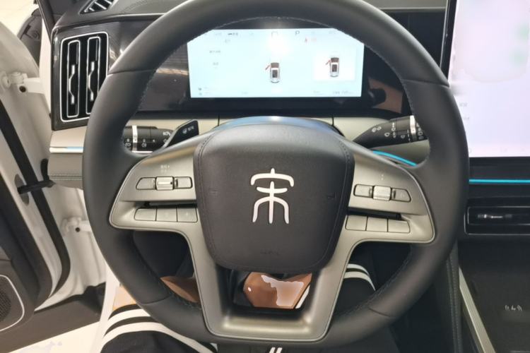 Used BYD Song L DM-i 2025 Intelligent Driving Version 112 km Beyond-Range Type Steering Wheel