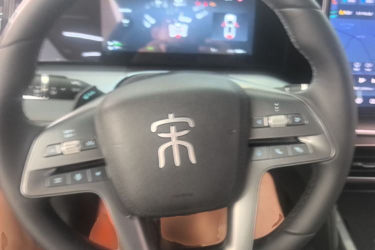 Used BYD Song L DM-i 2025 Intelligent Driving Version 160 km Beyond-Range Type Steering Wheel
