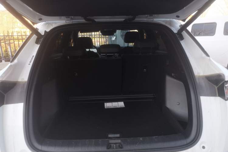Used BYD Song L DM-i 2025 Intelligent Driving Version 160 km Beyond-Range Type Trunk