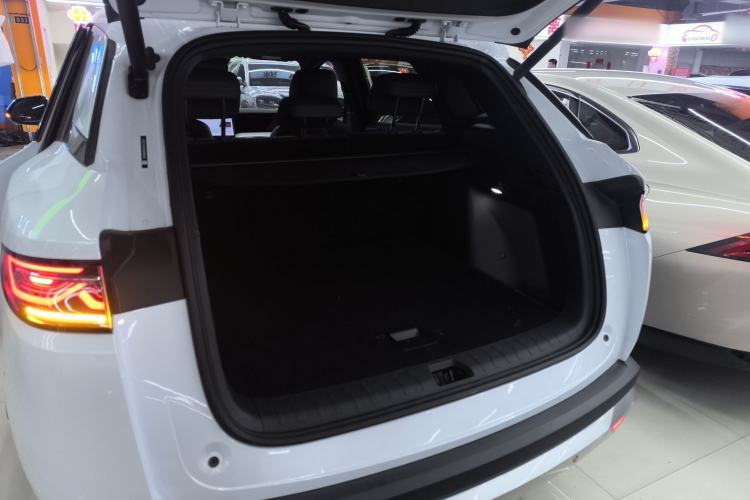 Used BYD Song L DM-i 2025 Intelligent Driving Version 160 km Beyond-Range Type Trunk