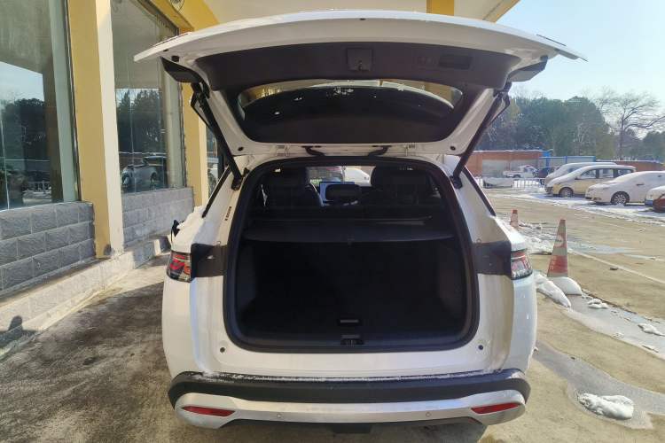 Used BYD Song L DM-i 2025 Intelligent Driving Version 160 km Beyond-Range Type Trunk