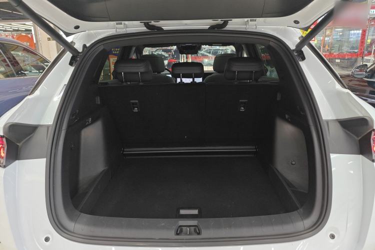 Used BYD Song L DM-i 2025 Intelligent Driving Version 160 km Beyond-Range Type Trunk