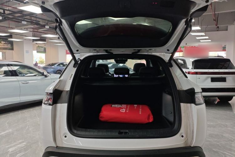 Used BYD Song L DM-i 2025 Intelligent Driving Version 160 km Beyond-Range Type Trunk