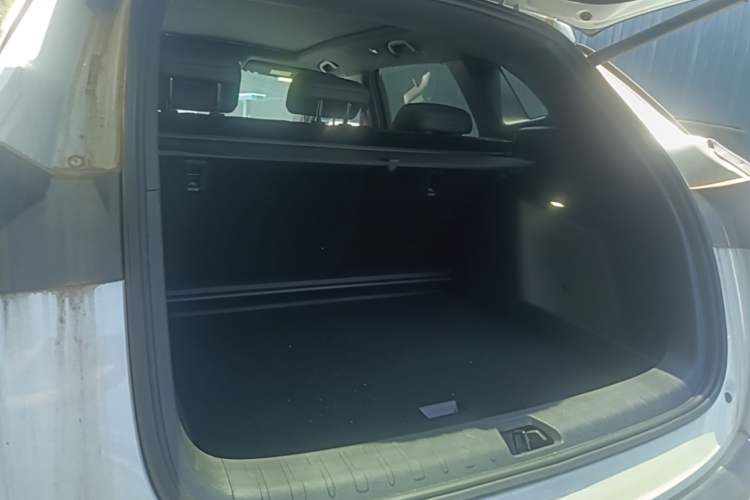 Used BYD Song L DM-i 2025 Intelligent Driving Version 160 km Beyond-Range Type Trunk