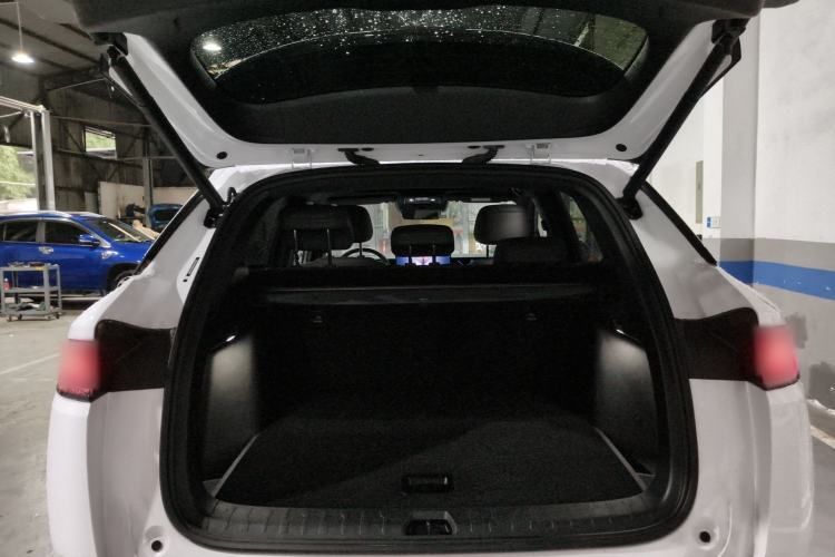 Used BYD Song L DM-i 2025 Intelligent Driving Version 160 km Beyond-Range Type Trunk