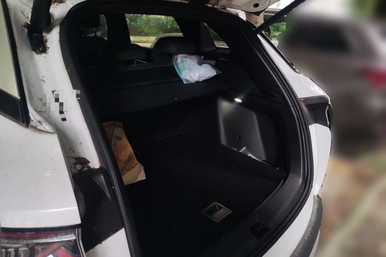 Used BYD Song L DM-i 2025 Intelligent Driving Version 160 km Beyond-Range Type Trunk