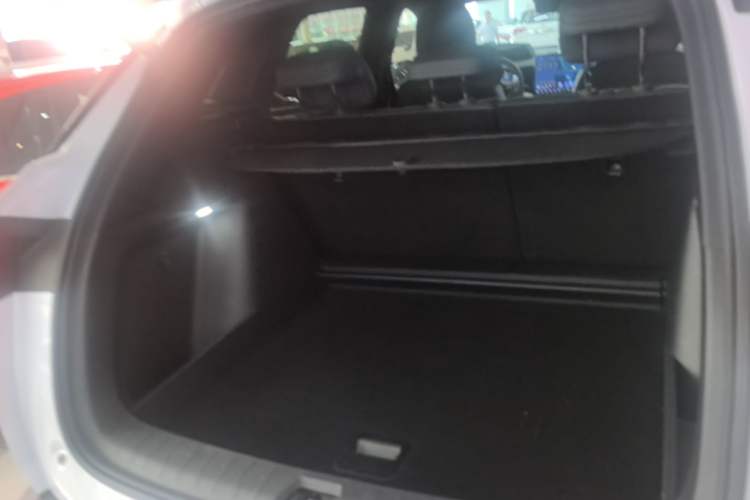 Used BYD Song L DM-i 2025 Intelligent Driving Version 160 km Beyond-Range Type Trunk