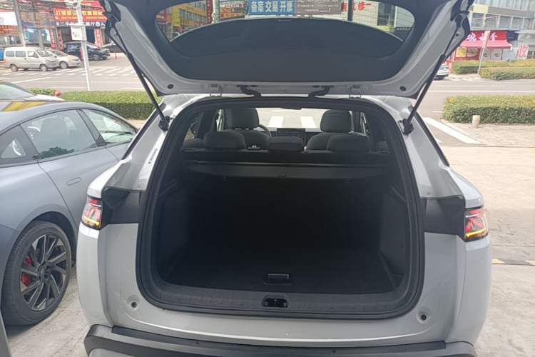 Used BYD Song L DM-i 2025 Intelligent Driving Version 112 km Leading Trim Trunk