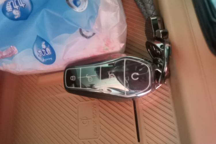 Used BYD Song L DM-i 2025 Intelligent Driving Version 160 km Beyond-Range Type Vehicle Key