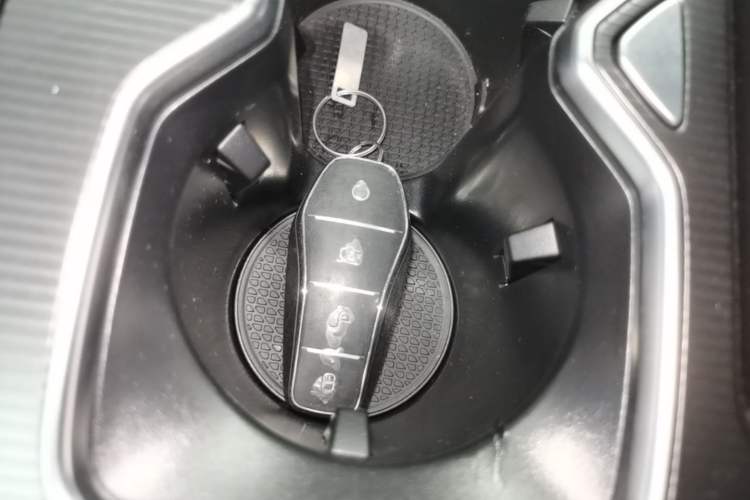Used BYD Song L DM-i 2025 Intelligent Driving Version 160 km Beyond-Range Type Vehicle Key