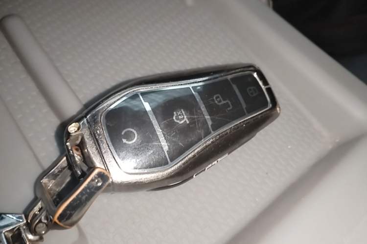 Used BYD Song L DM-i 2025 Intelligent Driving Version 112 km Leading Trim Vehicle Key